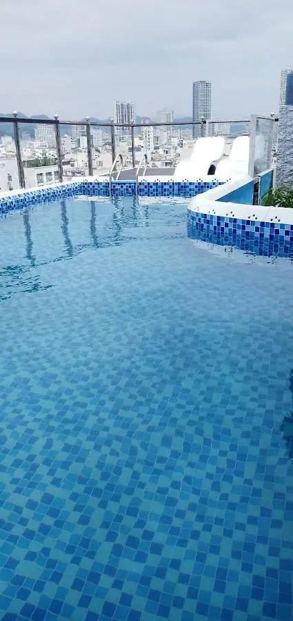 Sen Vang Luxury Hotel ニャチャン 3*,